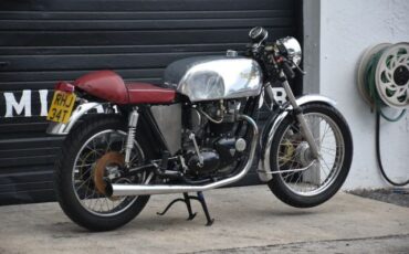 Triumph-Boneville-T140-1977-17