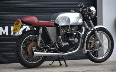 Triumph-Boneville-T140-1977-18