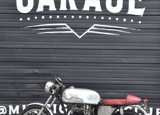 Triumph-Boneville-T140-1977