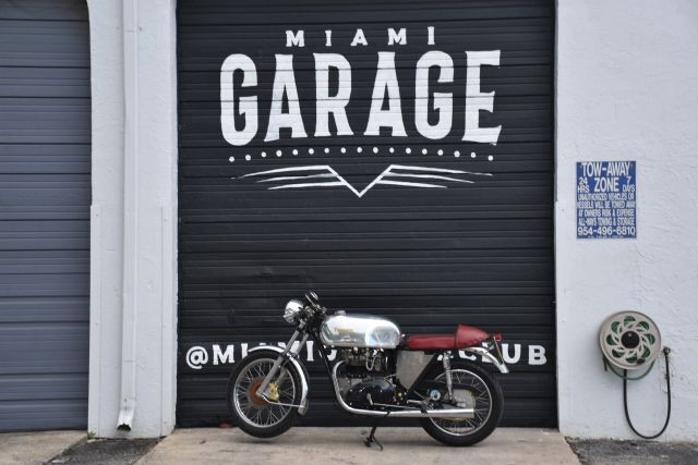 Triumph-Boneville-T140-1977-7