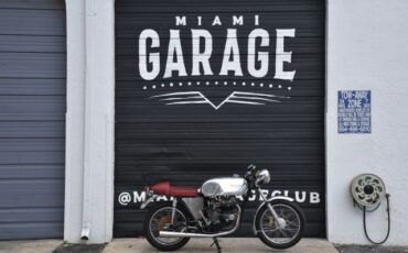 Triumph-Boneville-T140-1977-9