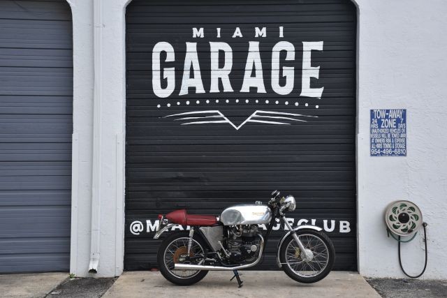 Triumph-Boneville-T140-1977-9