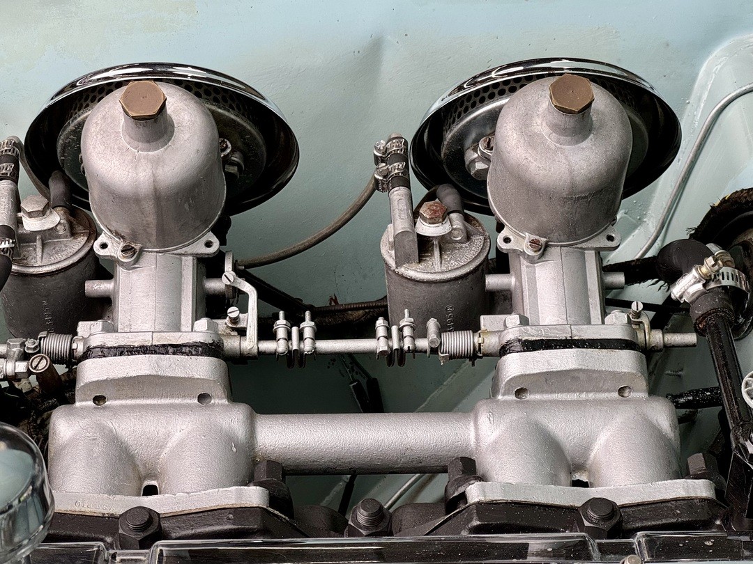 Triumph-Other-1961-ROADSTER-19