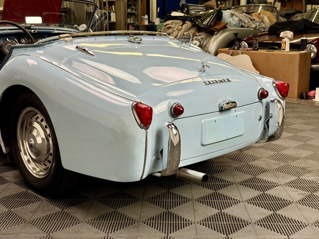 Triumph-Other-1961-ROADSTER-25