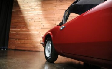 Triumph-Spitfire-1976-Convertible-10