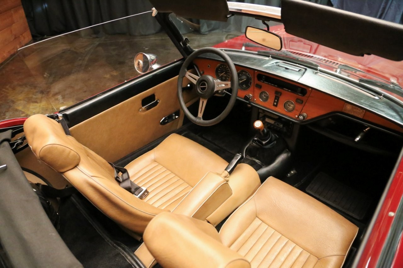Triumph-Spitfire-1976-Convertible-14