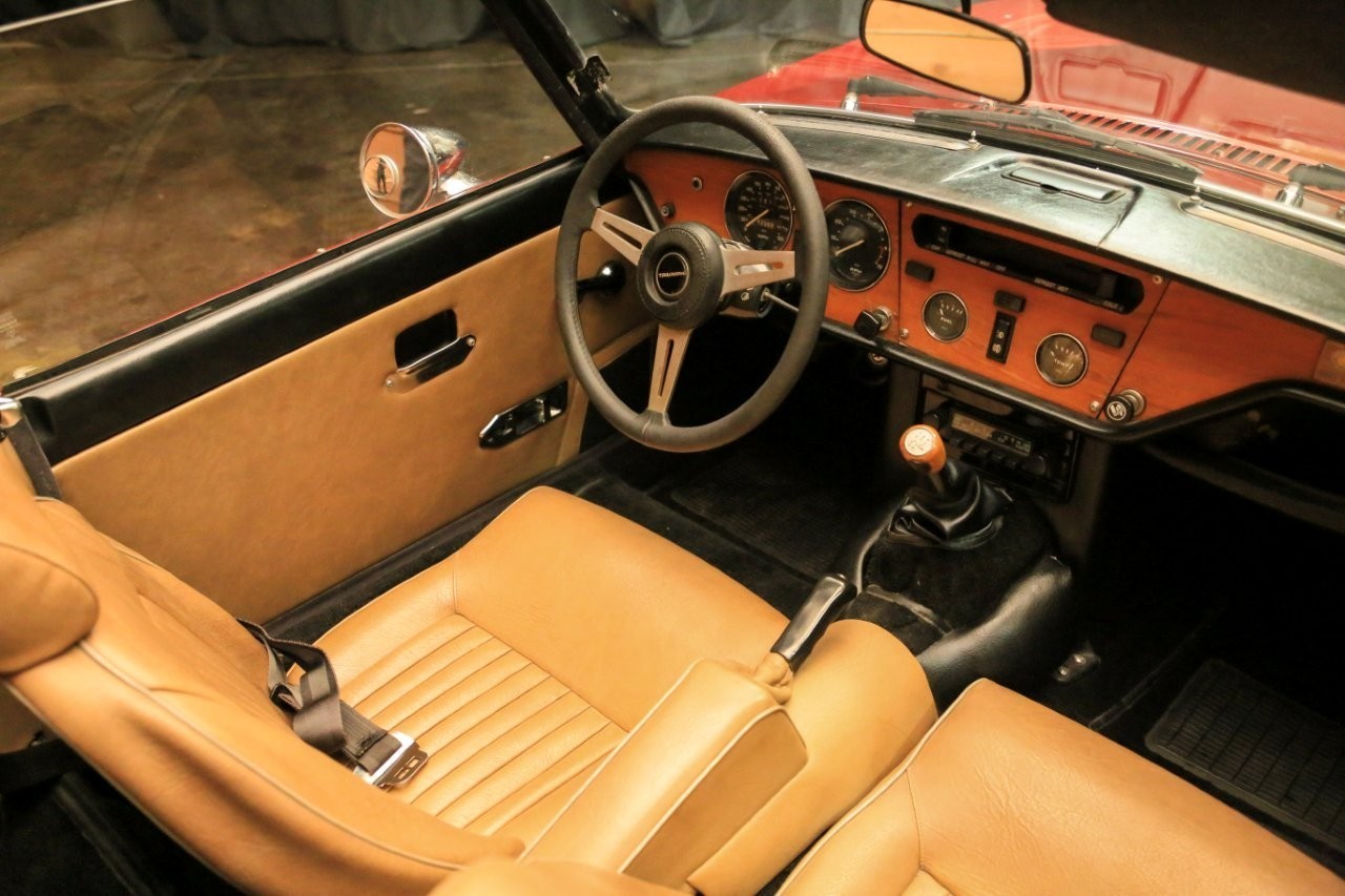 Triumph-Spitfire-1976-Convertible-15