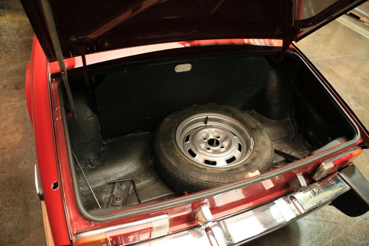 Triumph-Spitfire-1976-Convertible-19