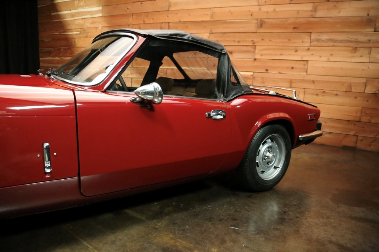 Triumph-Spitfire-1976-Convertible-4