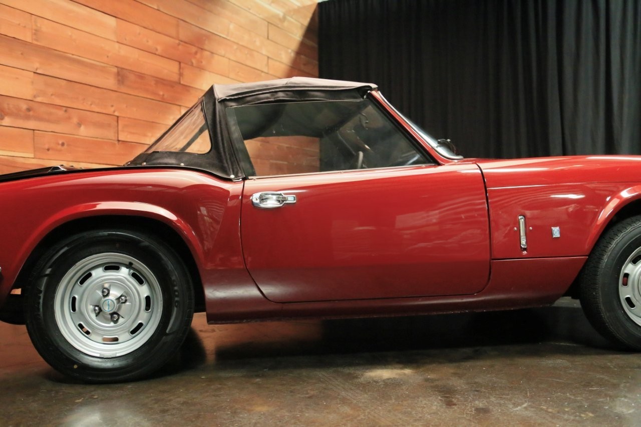Triumph-Spitfire-1976-Convertible-7