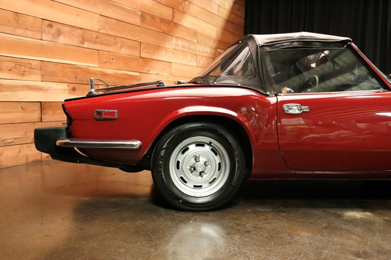 Triumph-Spitfire-1976-Convertible-8