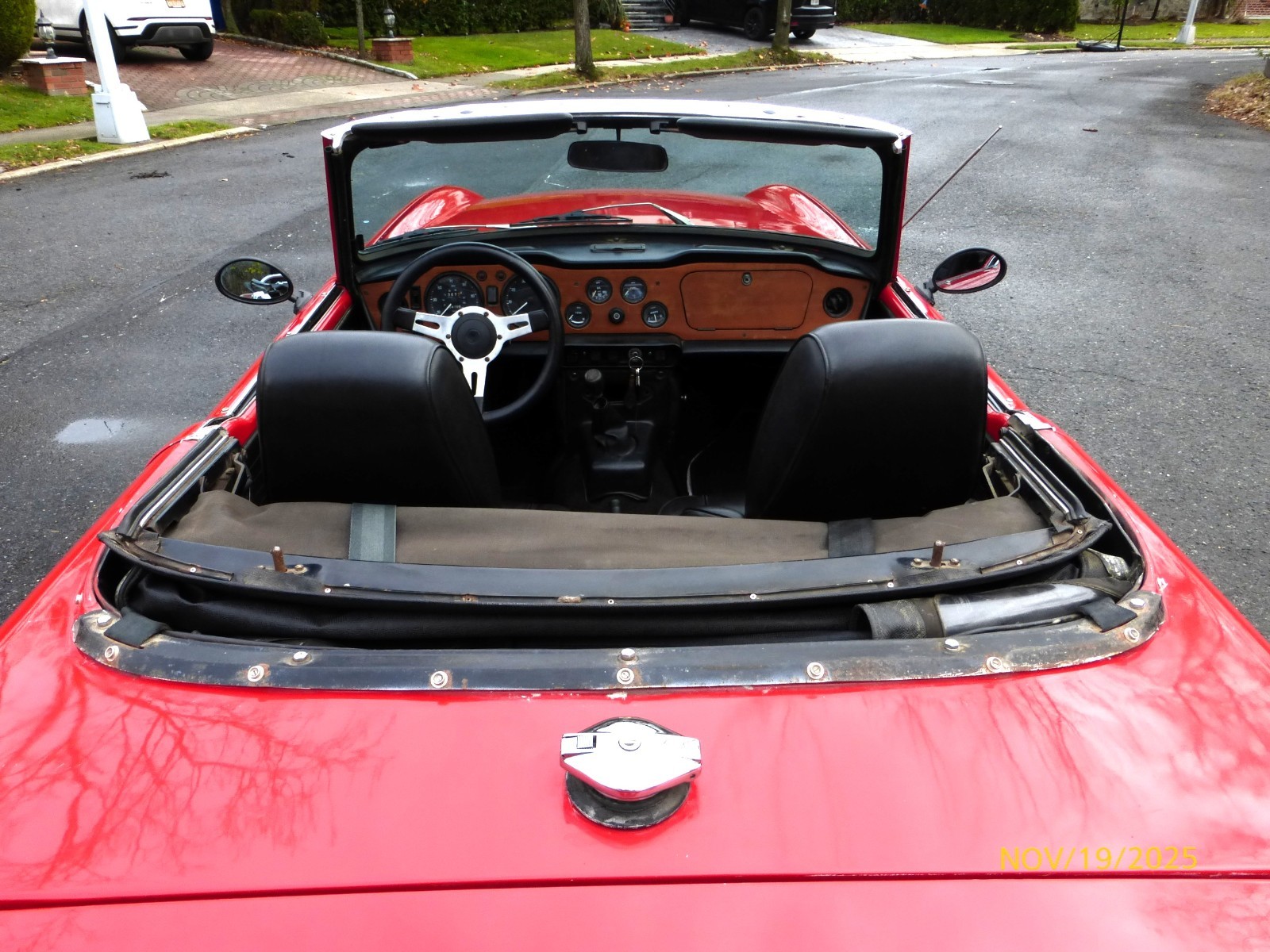 Triumph-TR-6-1969-Convertible-11