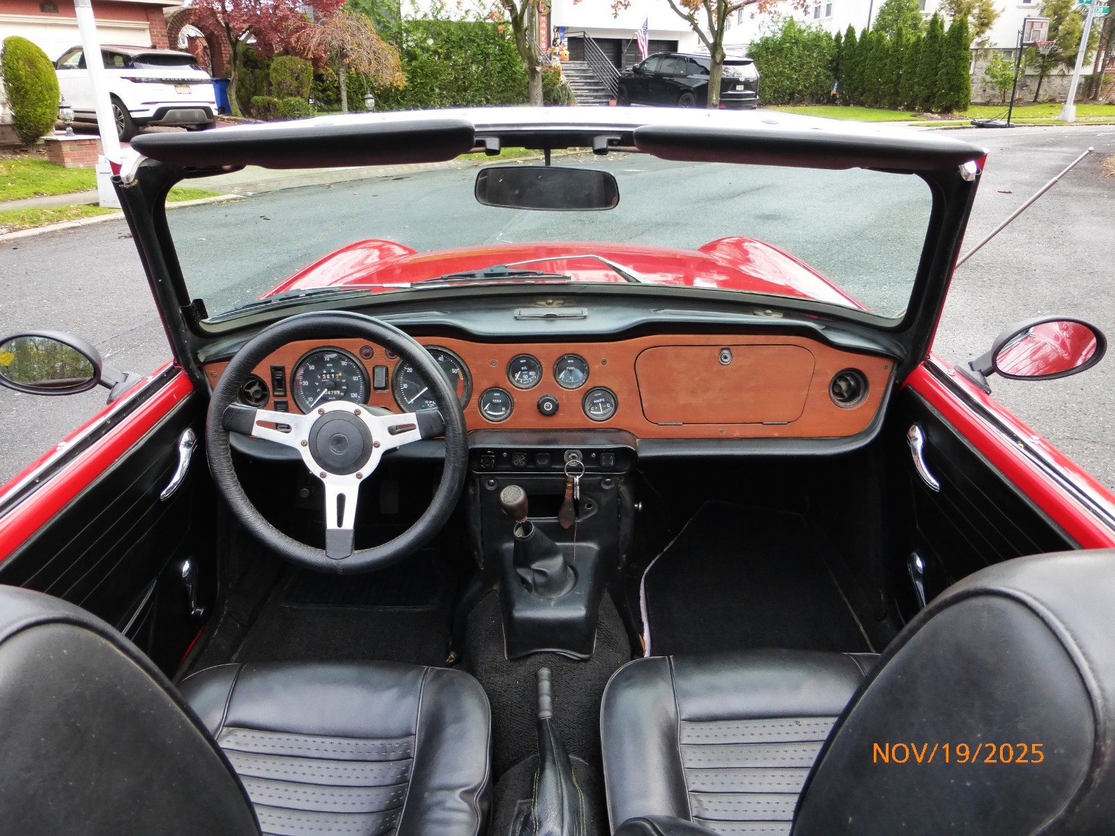 Triumph-TR-6-1969-Convertible-14