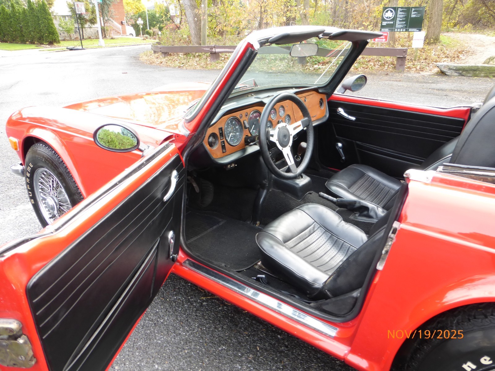 Triumph-TR-6-1969-Convertible-15