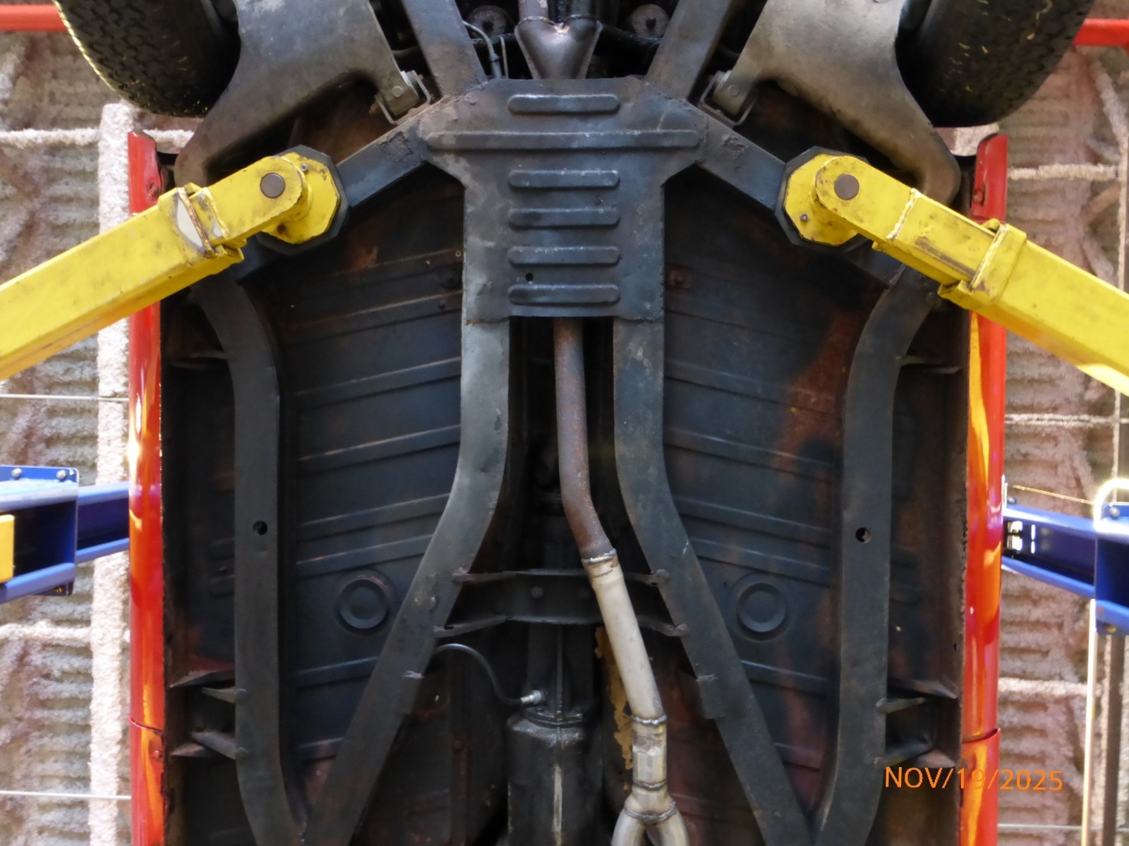 Triumph-TR-6-1969-Convertible-23