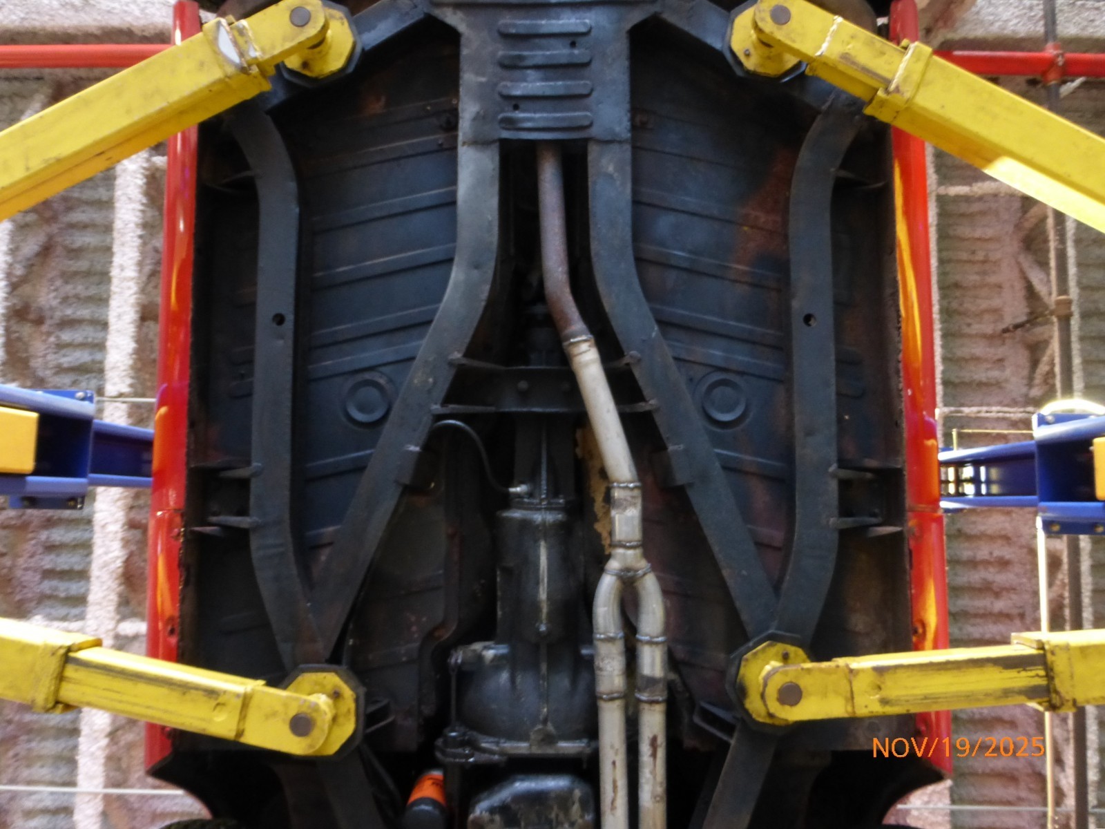 Triumph-TR-6-1969-Convertible-24