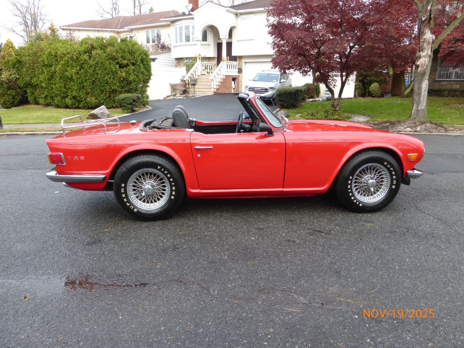 Triumph-TR-6-1969-Convertible-4