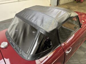 Triumph-TR-6-1971-CONVERTIBLE-14