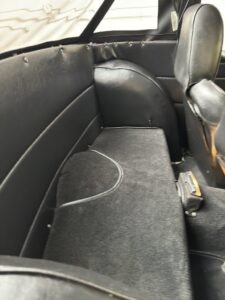 Triumph-TR-6-1971-CONVERTIBLE-24