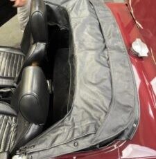 Triumph-TR-6-1971-CONVERTIBLE-26