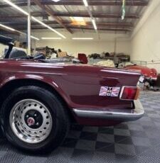 Triumph-TR-6-1971-CONVERTIBLE-7
