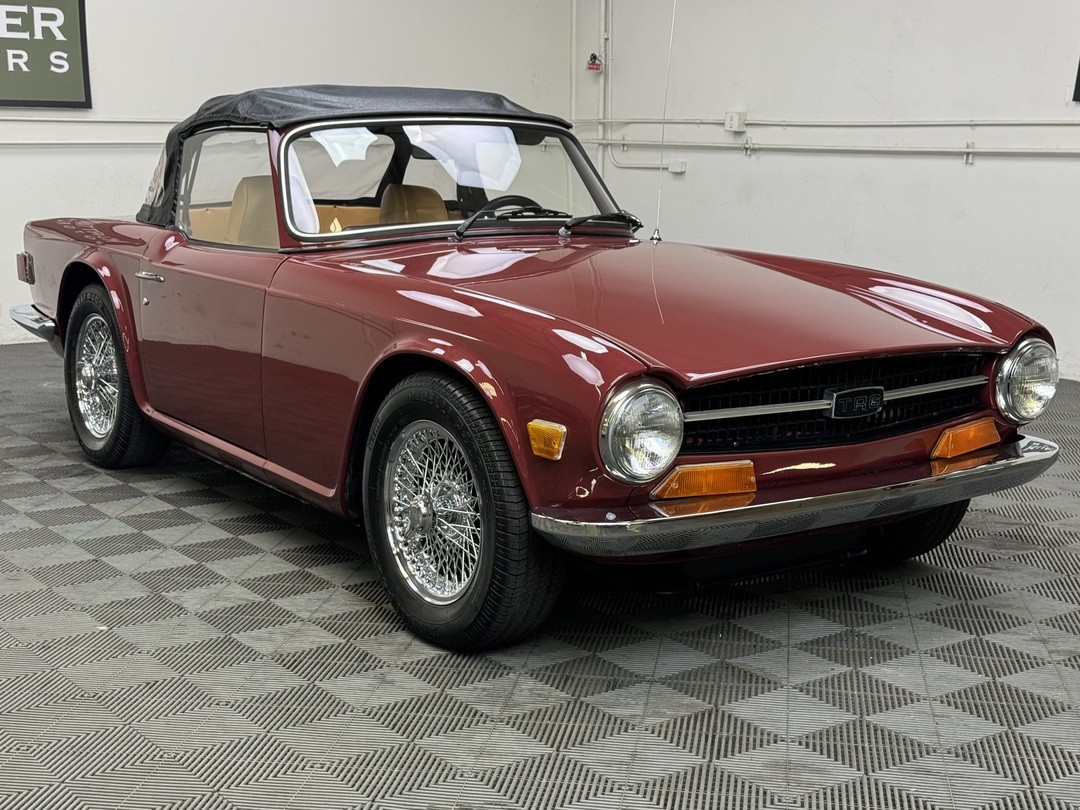 Triumph-TR-6-1972-CONVERTIBLE-1