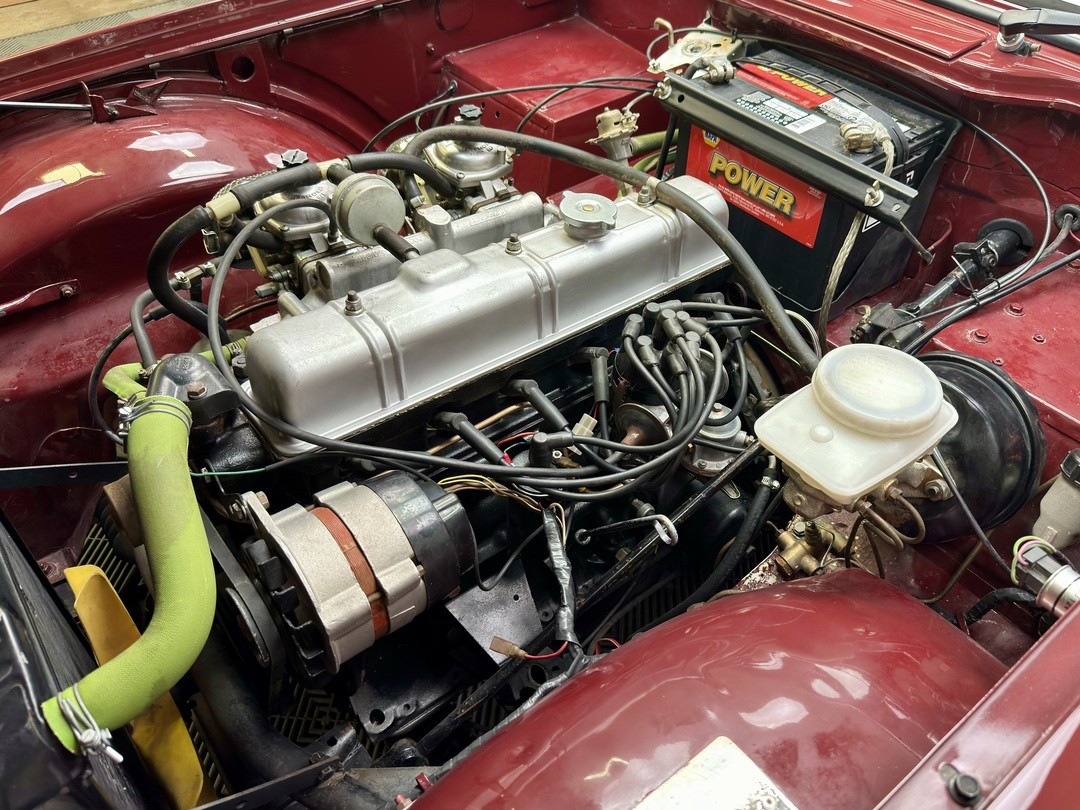 Triumph-TR-6-1972-CONVERTIBLE-11