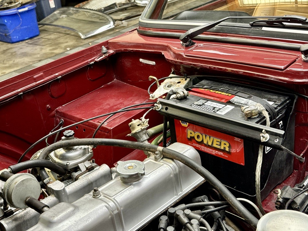 Triumph-TR-6-1972-CONVERTIBLE-17