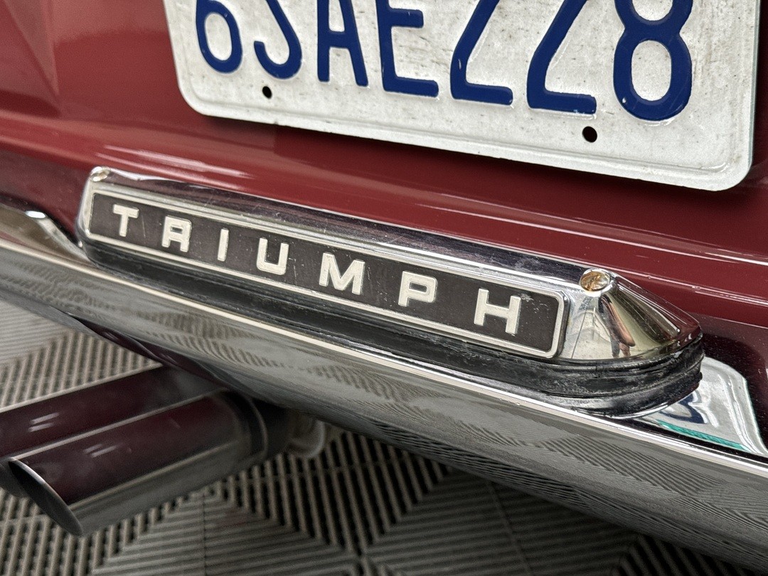 Triumph-TR-6-1972-CONVERTIBLE-23