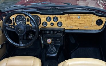 Triumph-TR-6-1972-CONVERTIBLE-36