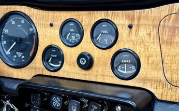 Triumph-TR-6-1972-CONVERTIBLE-39