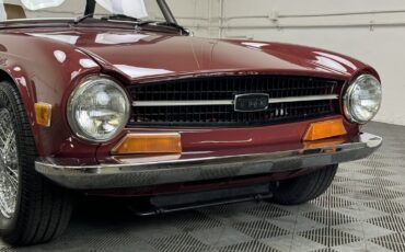 Triumph-TR-6-1972-CONVERTIBLE-4