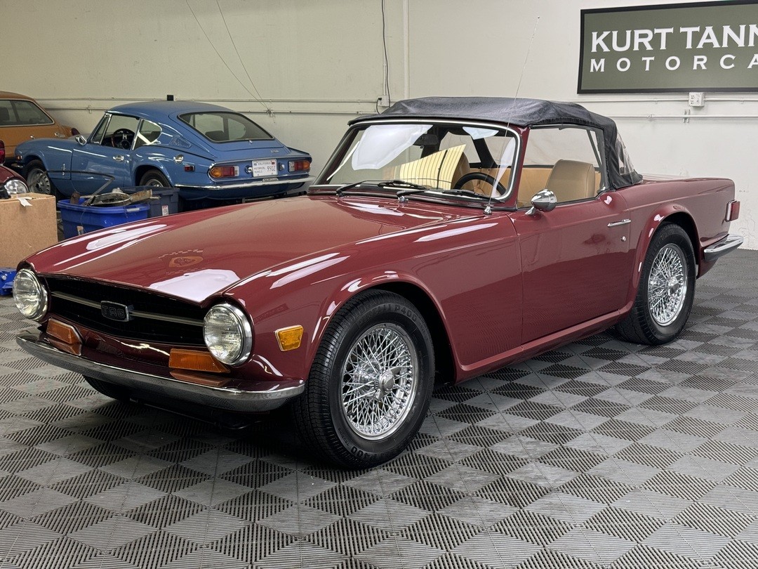 Triumph-TR-6-1972-CONVERTIBLE-8