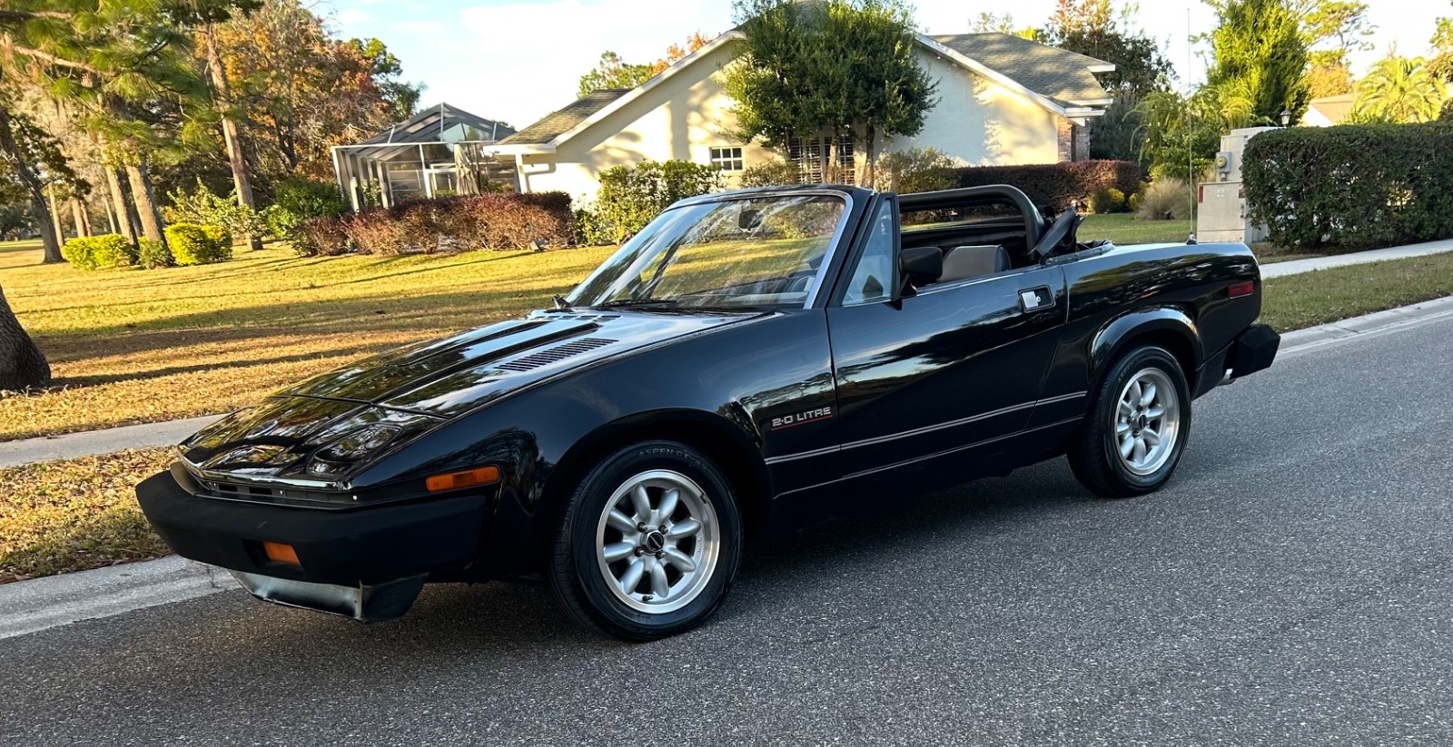 Triumph-TR-7-1980-Convertible