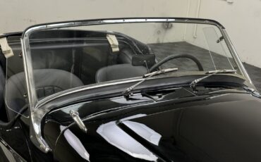 Triumph-TR3-1957-ROADSTER-10