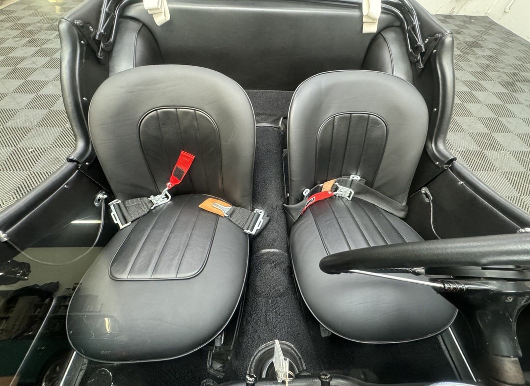 Triumph-TR3-1957-ROADSTER-13