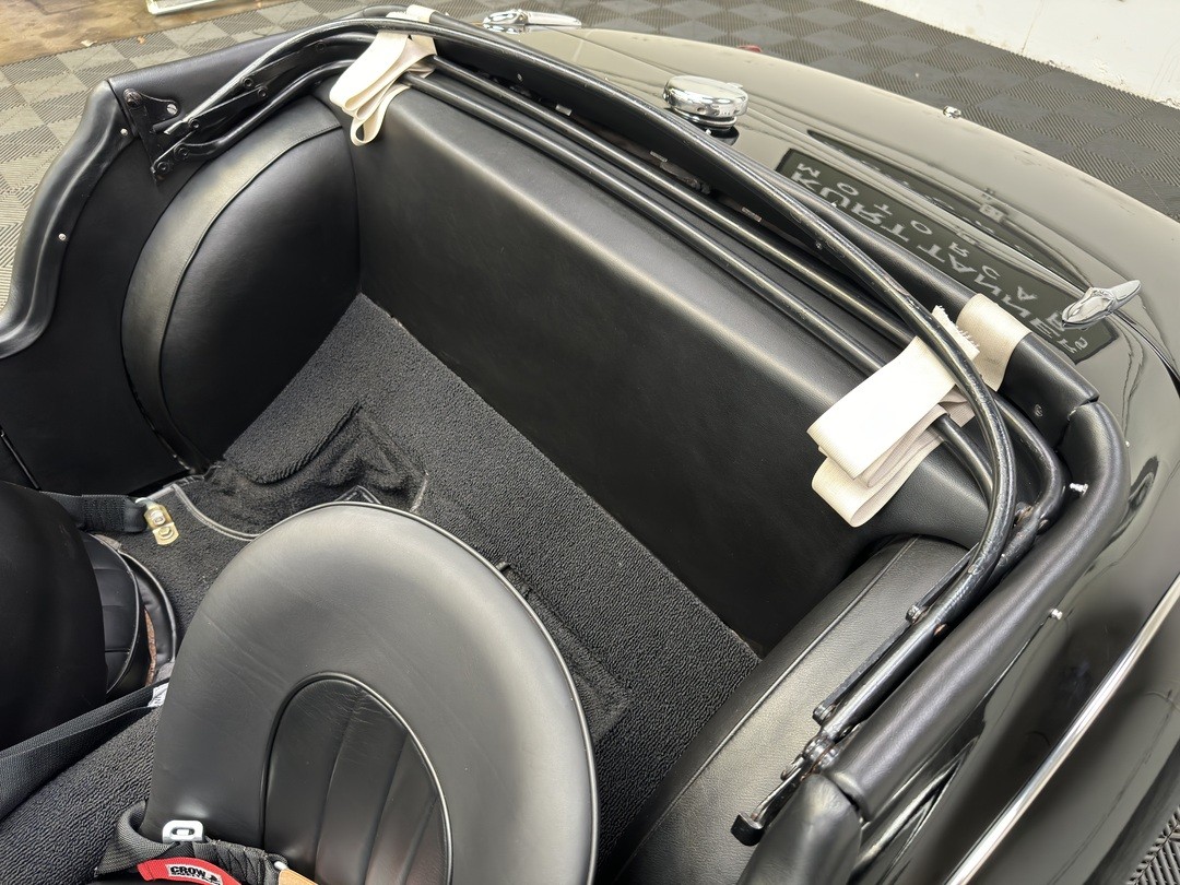 Triumph-TR3-1957-ROADSTER-14