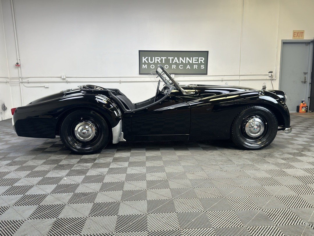 Triumph-TR3-1957-ROADSTER-15