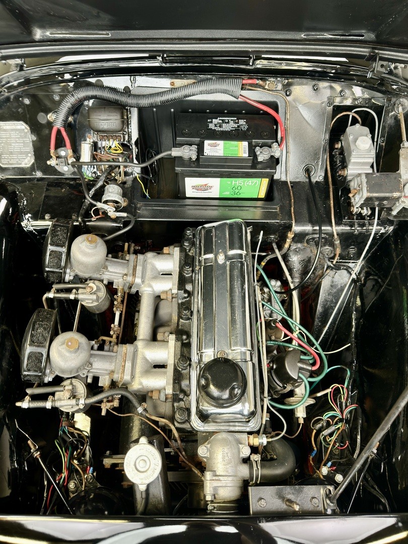 Triumph-TR3-1957-ROADSTER-20