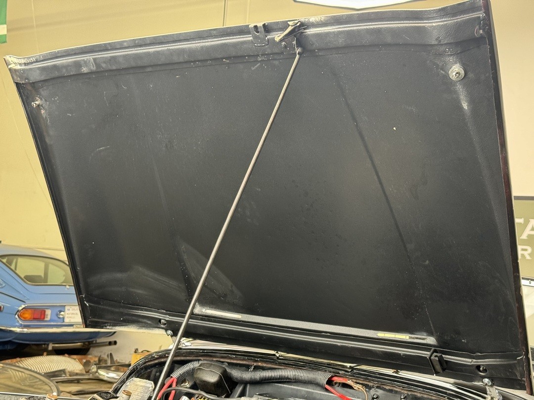 Triumph-TR3-1957-ROADSTER-25