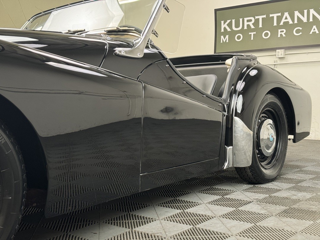 Triumph-TR3-1957-ROADSTER-29