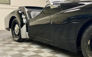 Triumph-TR3-1957-ROADSTER-30