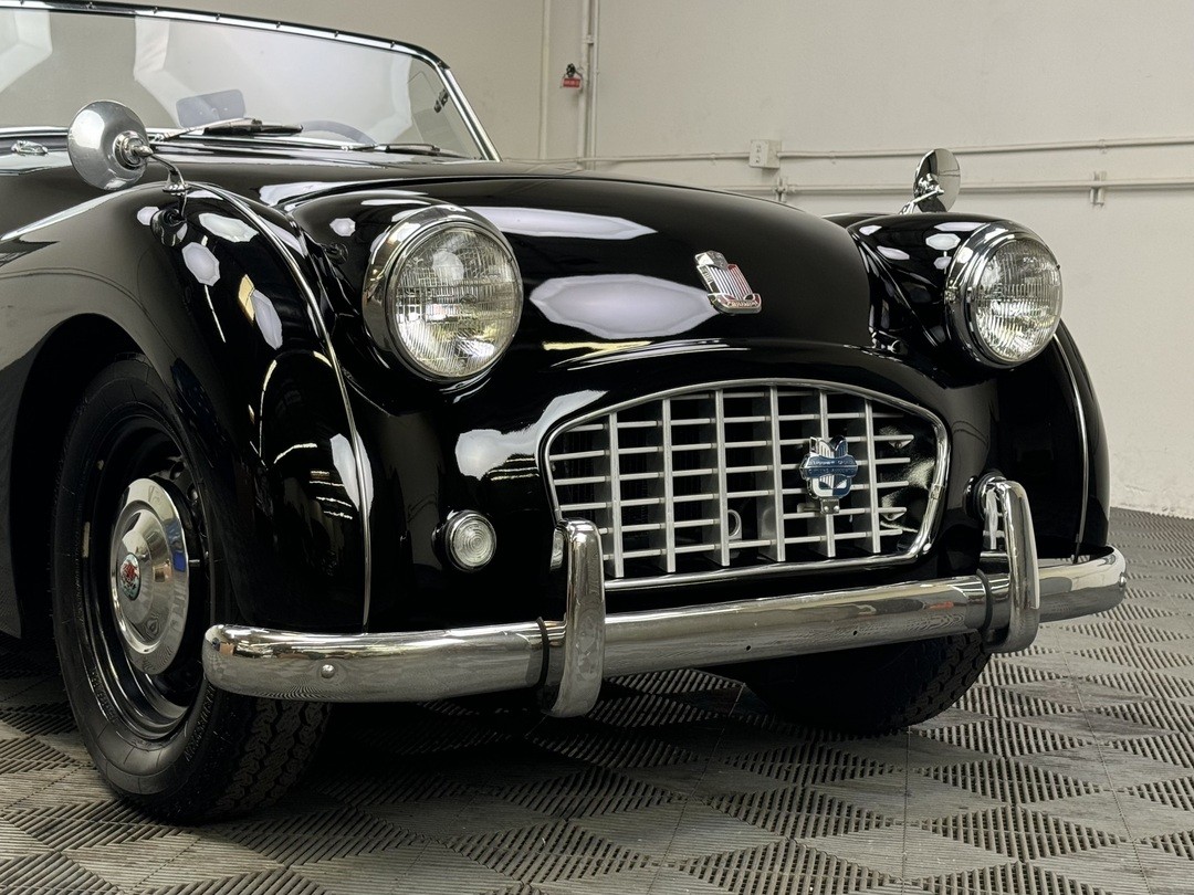 Triumph-TR3-1957-ROADSTER-5
