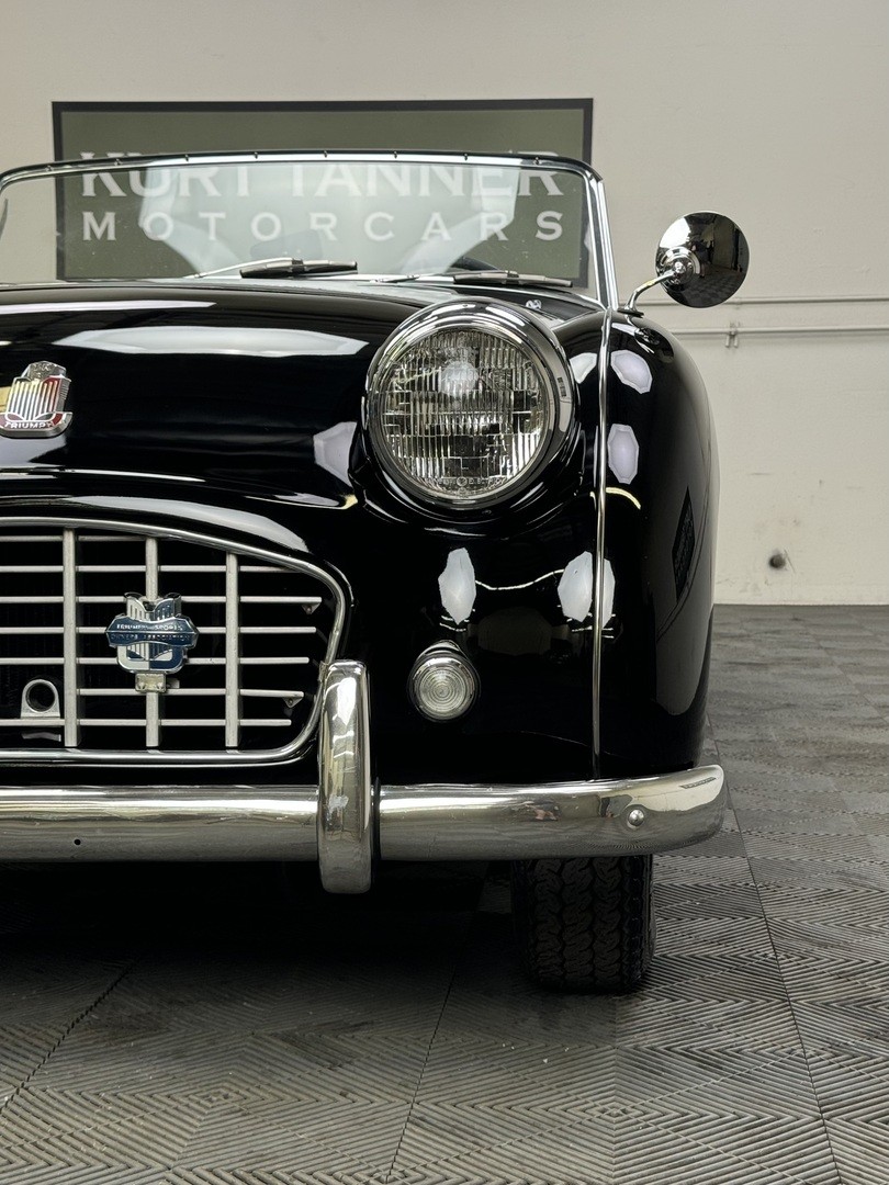 Triumph-TR3-1957-ROADSTER-7