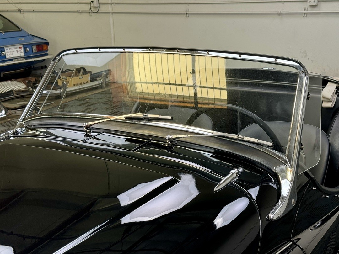 Triumph-TR3-1957-ROADSTER-9