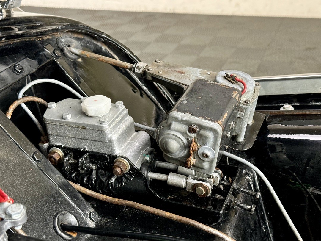 Triumph-TR3-1957-Roadster-23