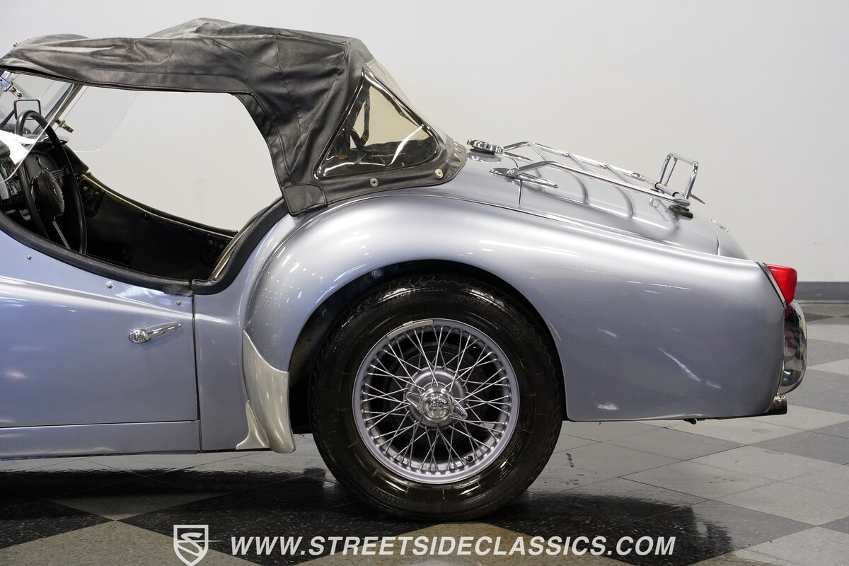 Triumph-TR3A-1960-Convertible-24