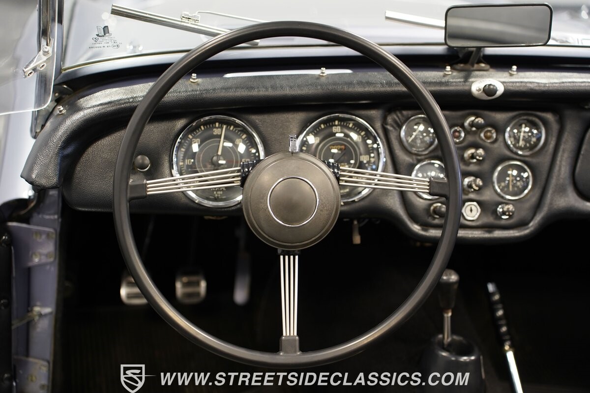Triumph-TR3A-1960-Convertible-39