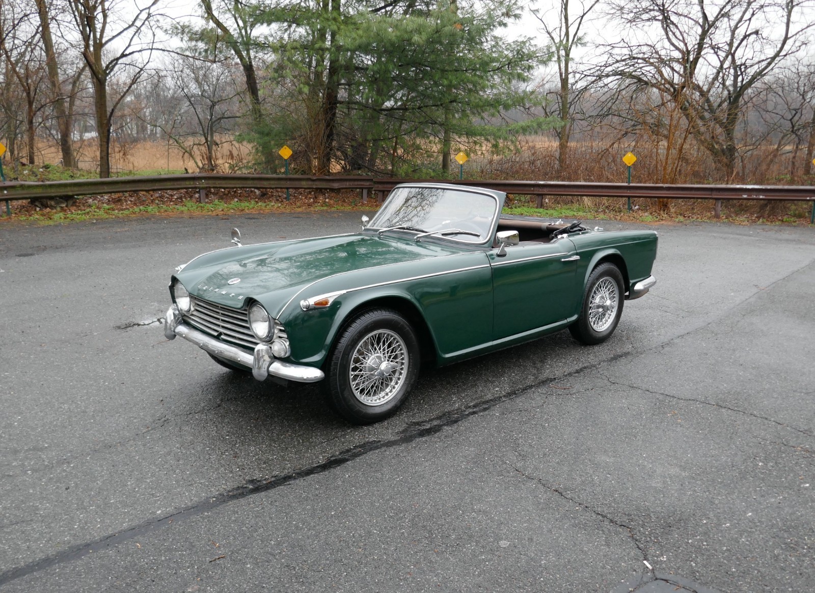 Triumph-TR4A-IRS-1967-Convertible-2