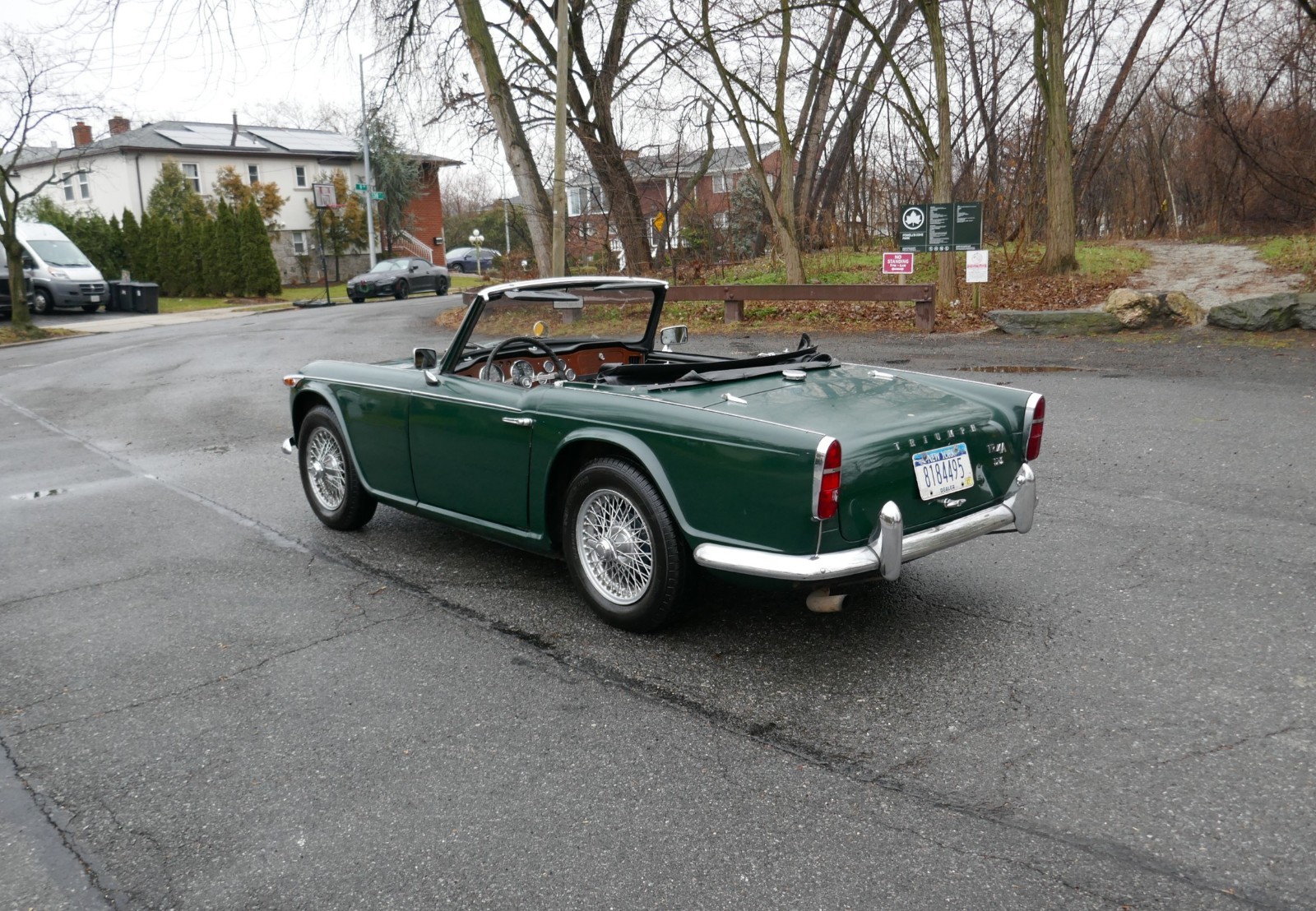 Triumph-TR4A-IRS-1967-Convertible-3